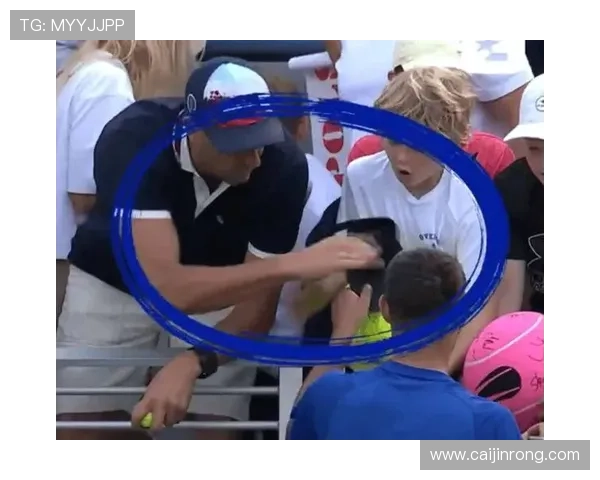 波兰百万富豪回应在美网抢夺小孩签名帽事件称先到先得原则 波兰百万富豪回应在美网抢夺小孩签名帽事件称先到先得原则